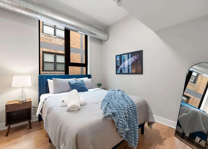 2bd 2ba Condo- Steps To With Gym & Parking Appartamento