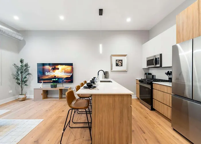 2bd 2ba Condo- Steps To With Gym & Parking *