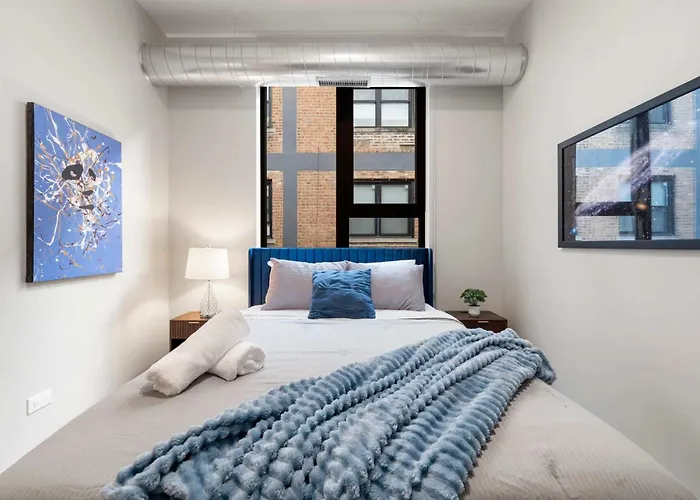 2bd 2ba Condo- Steps To With Gym & Parking Chicago