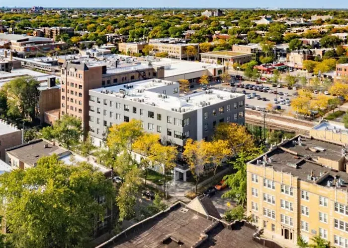 2bd 2ba Condo- Steps To With Gym & Parking * Chicago