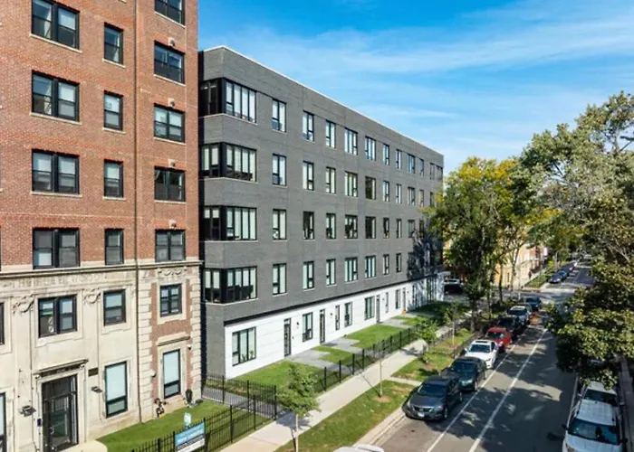 2bd 2ba Condo- Steps To With Gym & Parking Appartamento *