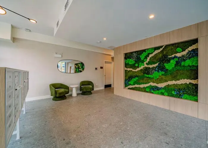 2bd 2ba Condo- Steps To With Gym & Parking