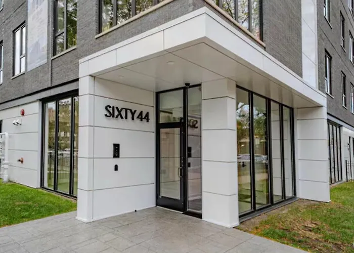 2bd 2ba Condo- Steps To With Gym & Parking *